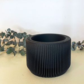 Saia Planter